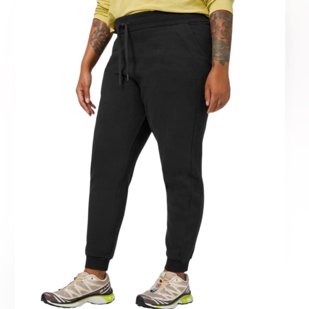 Lululemon Scuba Jogger Black Size 4
